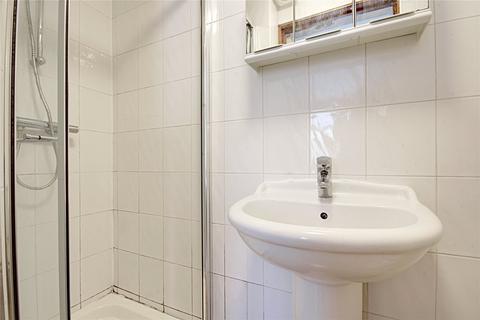 Studio to rent, Hamilton Avenue, London, N9
