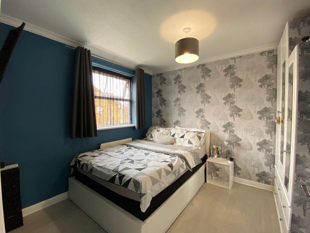 Bedroom 2 (Double)