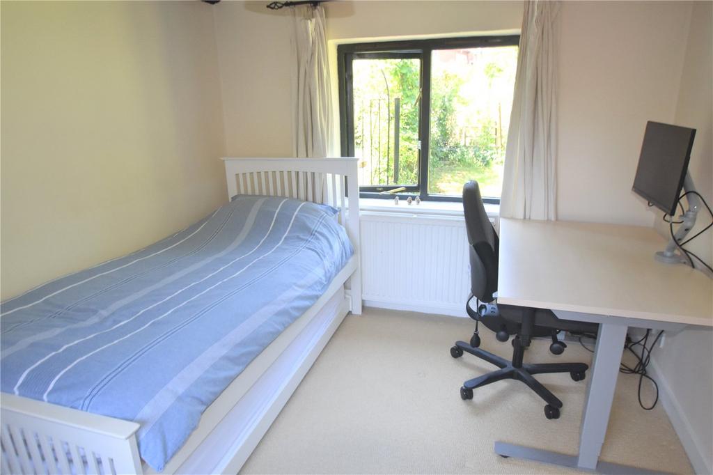 Dining Room / Bed 3