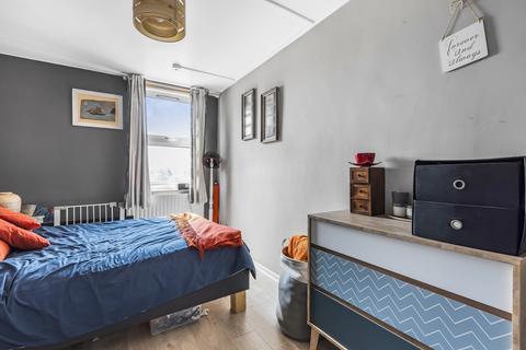 73 Ethnard Road, London, SE15 1SB