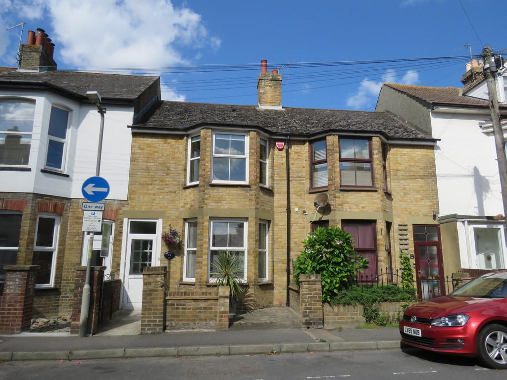 Blenheim Road, Deal 3 bed terraced house £399,500