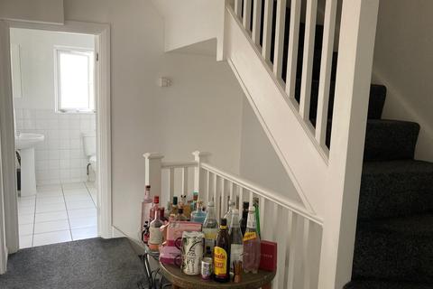16a Butter Hill, Wallington, SM6 7JD