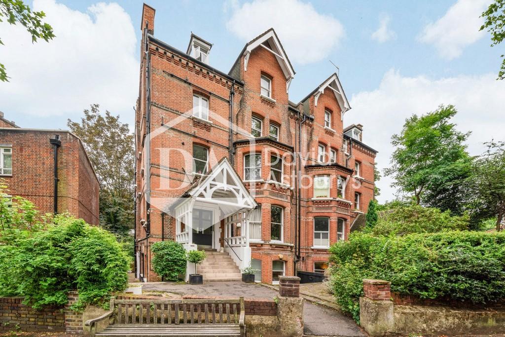 Fitzjohns Avenue, Hampstead, London 2 bed flat £1,895 pcm (£437 pw)
