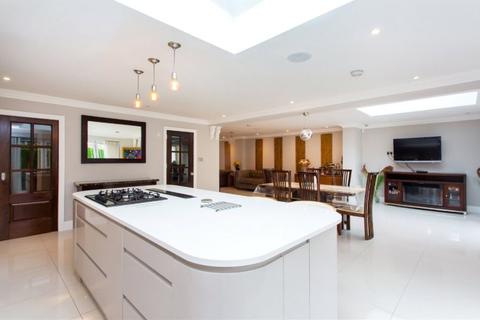 50 Beechcroft Road, Bushey, WD23 2JU