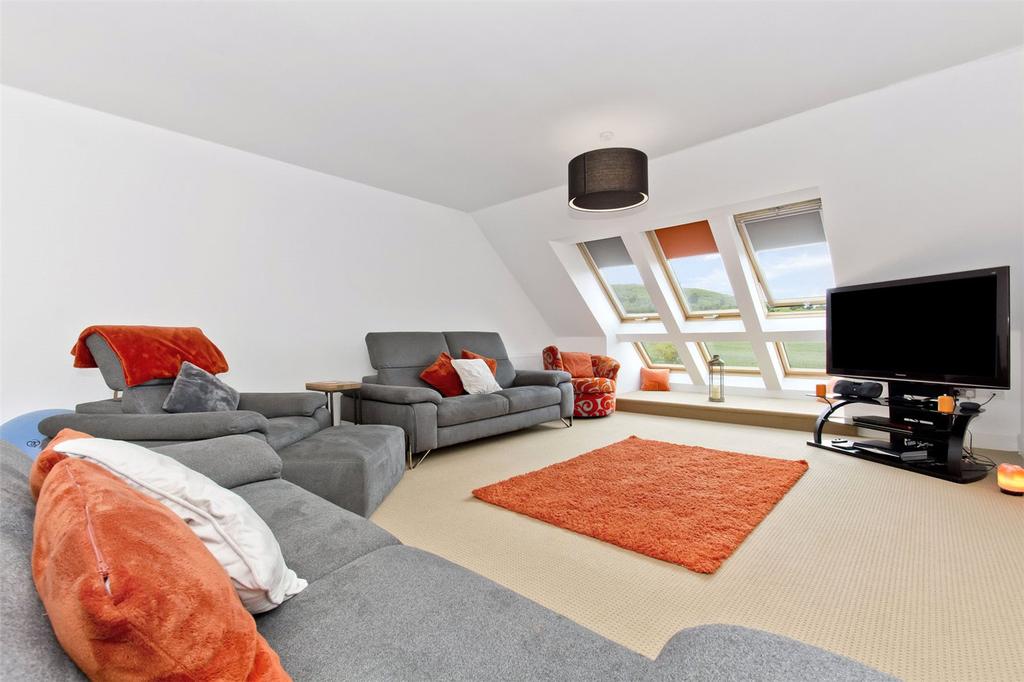 Burnside, Kincaldrum Park, Kincaldrum, Forfar, DD8 4 bed semidetached