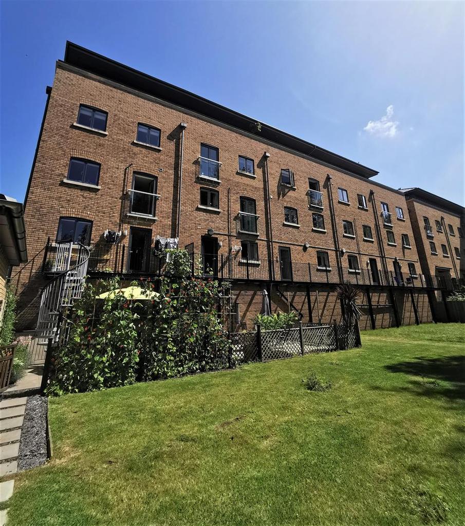 8 Saffron House, Abbey Foregate, Shrewsbury 2 bed apartment £695 pcm