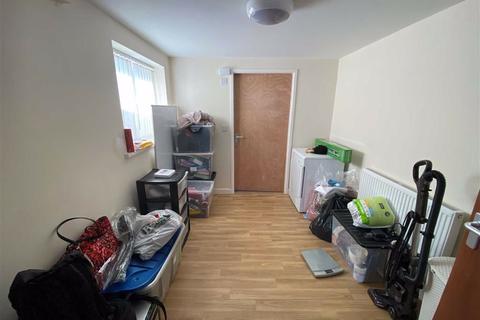 33 Farrant Road, Manchester, M12 4PF