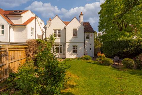 18 Denham Road, Epsom, KT17 3AA