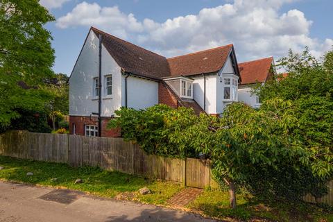 18 Denham Road, Epsom, KT17 3AA