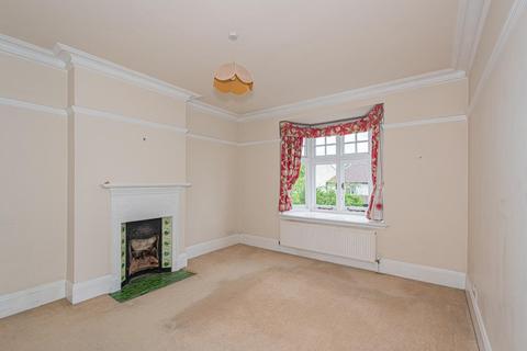 18 Denham Road, Epsom, KT17 3AA