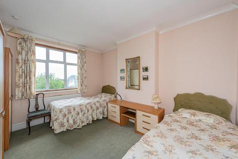 52 Tattenham Grove, Epsom, KT18 5QP