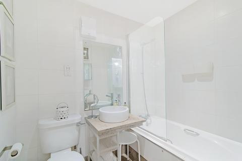 1 bedroom flat to rent, The Edge, SW19