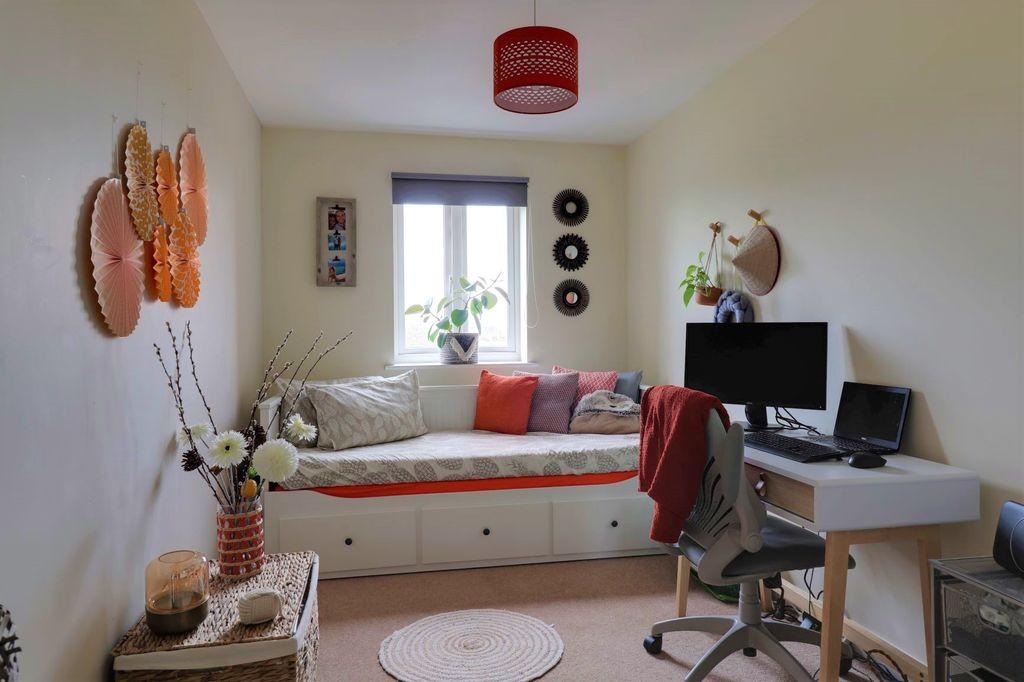 Bedroom 2 (Double)