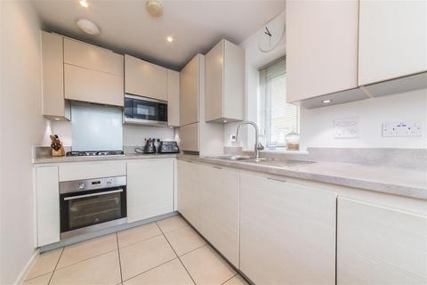 47 Martin Drive, Stone, Dartford, DA2 6BF