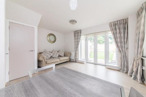 47 Martin Drive, Stone, Dartford, DA2 6BF