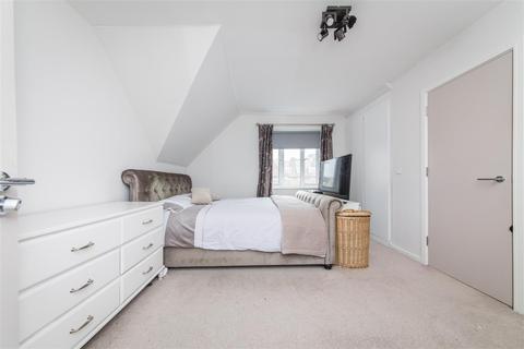 47 Martin Drive, Stone, Dartford, DA2 6BF