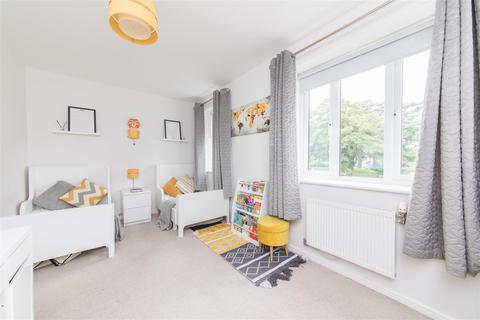 47 Martin Drive, Stone, Dartford, DA2 6BF