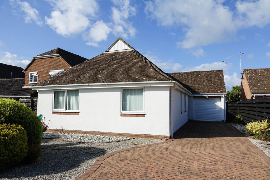 Aldwick Felds, Bognor Regis 3 bed detached bungalow £450,000