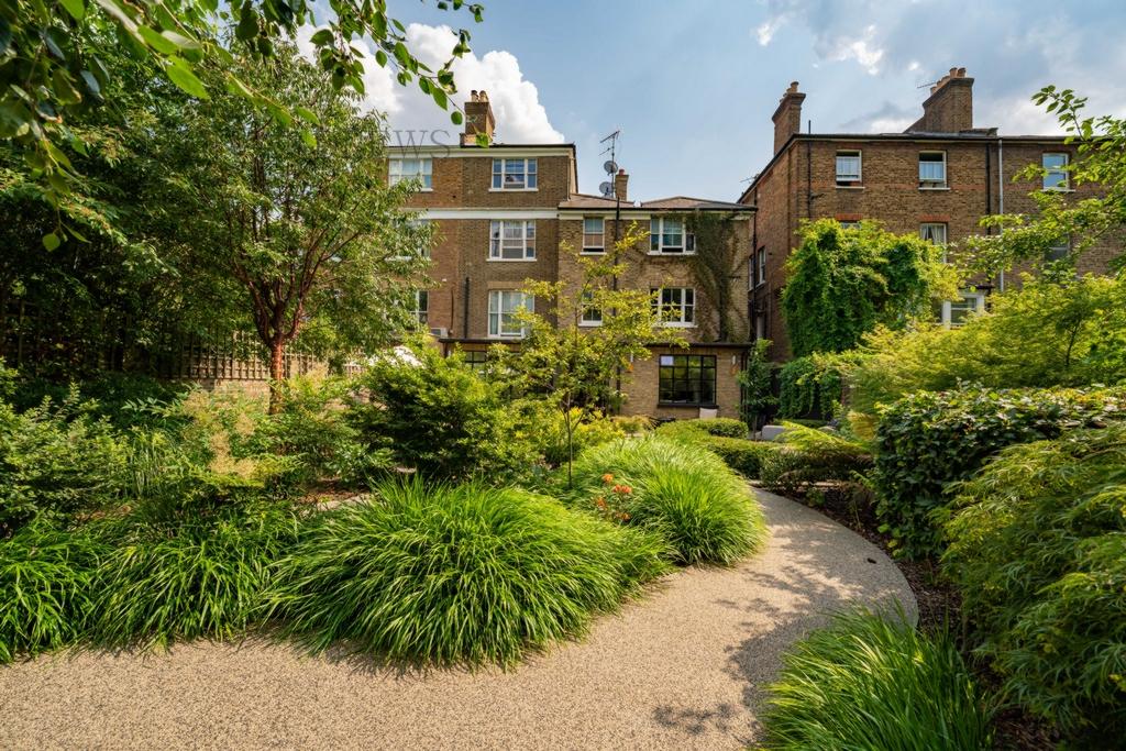 Flat 1, Mattock Lane, Ealing, W5 4 bed flat £1,495,000