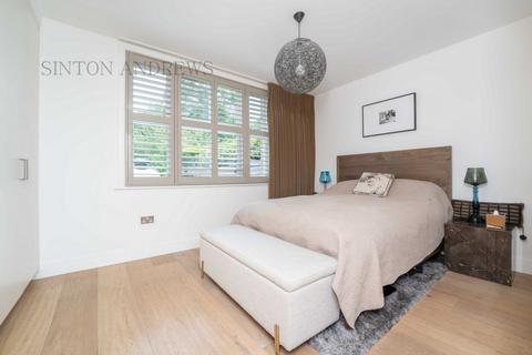 Flat 1, 21 Mattock Lane, London, W5 5BH
