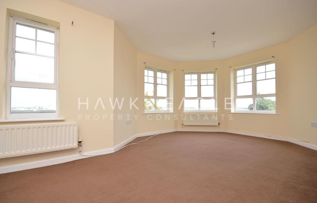 Greenhaven Drive, Thamesmead, London, SE28 2 bed flat £1,075 pcm (£