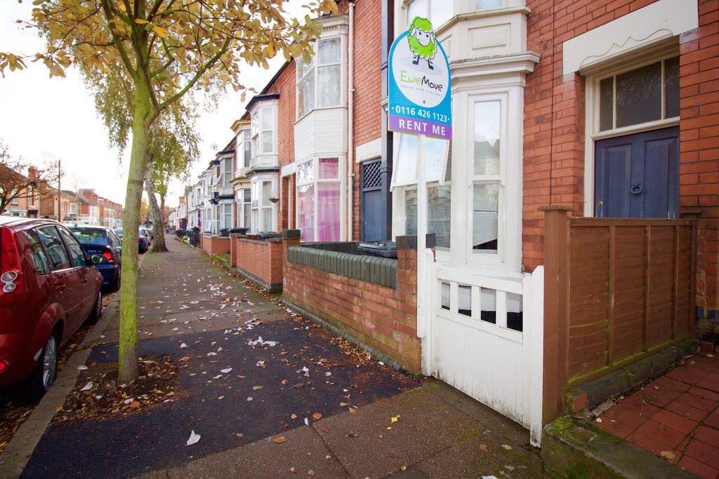 Beaconsfield Road, Leicester LE3 0FE 3 bed terraced house £800 pcm (£