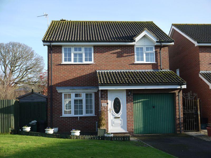 Palmers Road, Glastonbury 4 bed detached house £850 pcm (£196 pw)