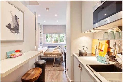 Studio to rent, Oakley Square, London