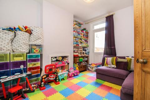 180 Castle Road, Bedford, MK40 3SP