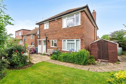 34 Kelvedon Close, Kingston Upon Thames, KT2 5LG
