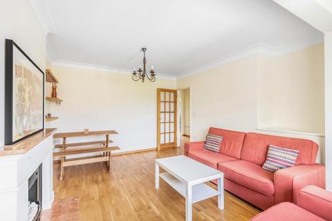36 Kelvedon Close, Kingston Upon Thames, KT2 5LG