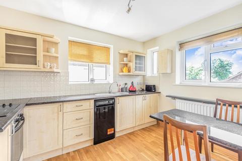 36 Kelvedon Close, Kingston Upon Thames, KT2 5LG