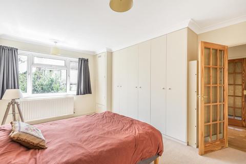 36 Kelvedon Close, Kingston Upon Thames, KT2 5LG