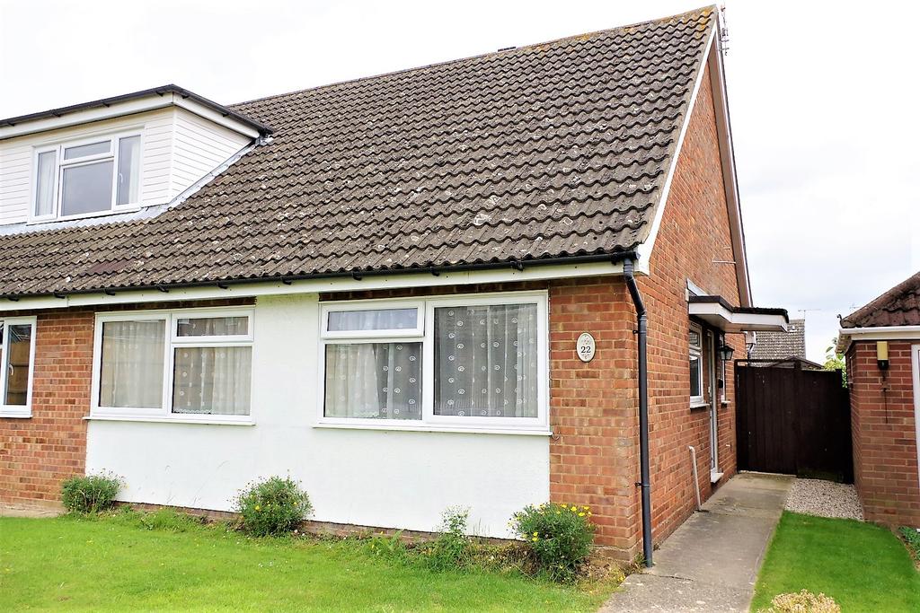 Winchester Close, Stowmarket IP14 2 bed detached bungalow to rent £