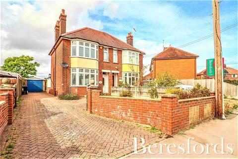 3 bedroom semi-detached house to rent, Chalks Road, CM8