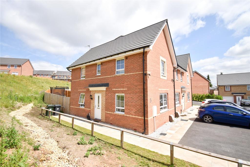 Treeton Way, Catcliffe, Rotherham, S60 3 bed semidetached house £210,000
