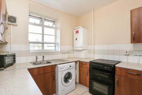 3 bedroom apartment to rent, Retreat Place, Cressett House, Hackney, E9