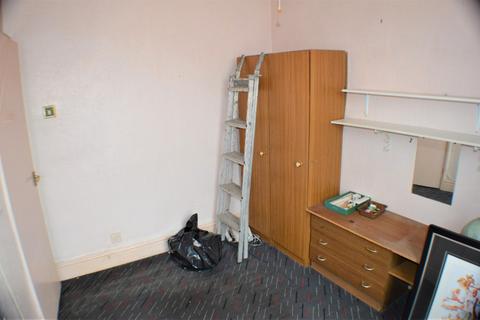 9 Granite Street, Oldham, OL1 4EZ