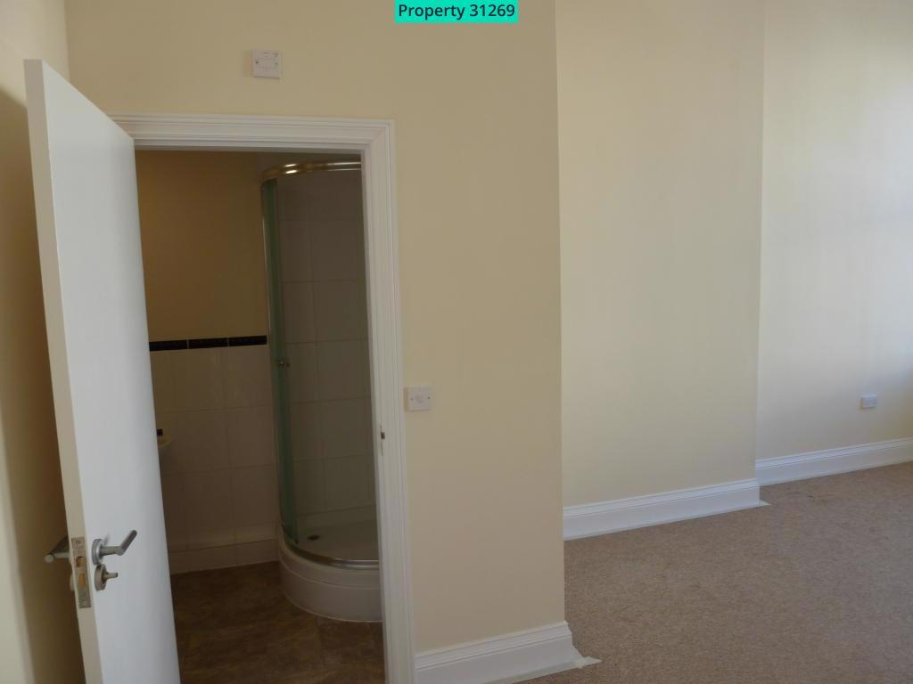 En-suite in bedroom