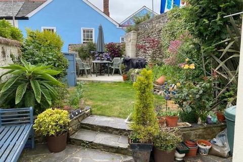 3 bedroom terraced house to rent, Meeting Street, Appledore, EX39 1RJ