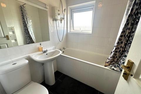 27 Loxwood Close, Feltham, TW14 8SQ