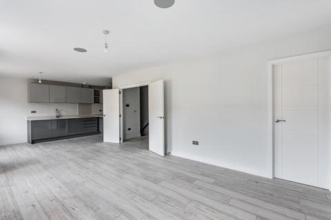 2 bedroom flat for sale - Barnet,  London,  EN5