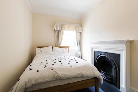 2 bedroom apartment to rent, Mecklenburgh Square, London, WC1N