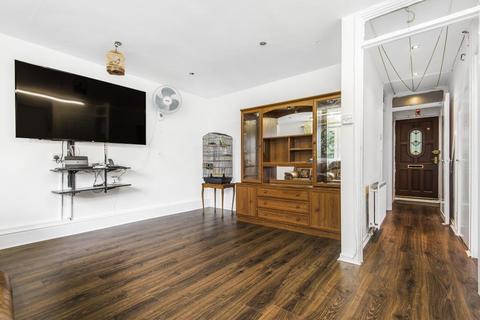 130 Edgar Road, Hounslow, TW4 5QP