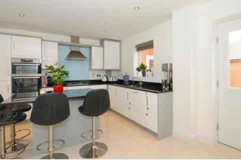 4 bedroom detached house to rent, The Parks,  Bracknell,  RG12