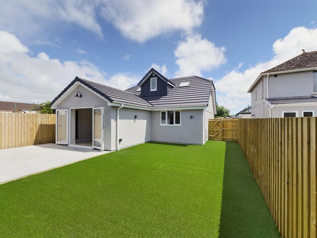 Leaze Road, Kingsteignton, Newton Abbot 4 bed detached bungalow £350,000