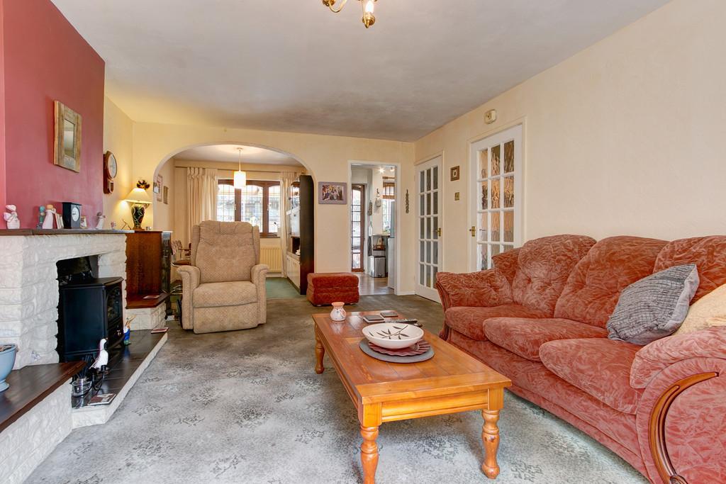 Carlyle Road, Aston Fields, Bromsgrove, B60 2PL 3 bed end of terrace