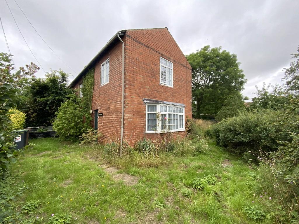 Main Street, Doddington, Lincoln 3 bed cottage £285,000