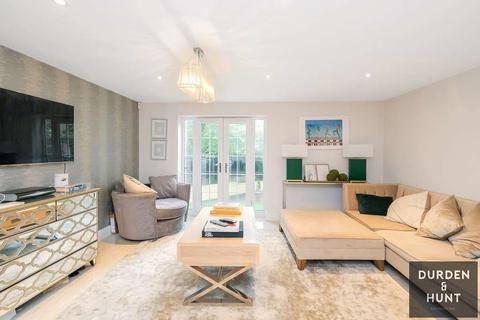 2 bedroom apartment for sale - Roding Heights, Buckhurst Hill