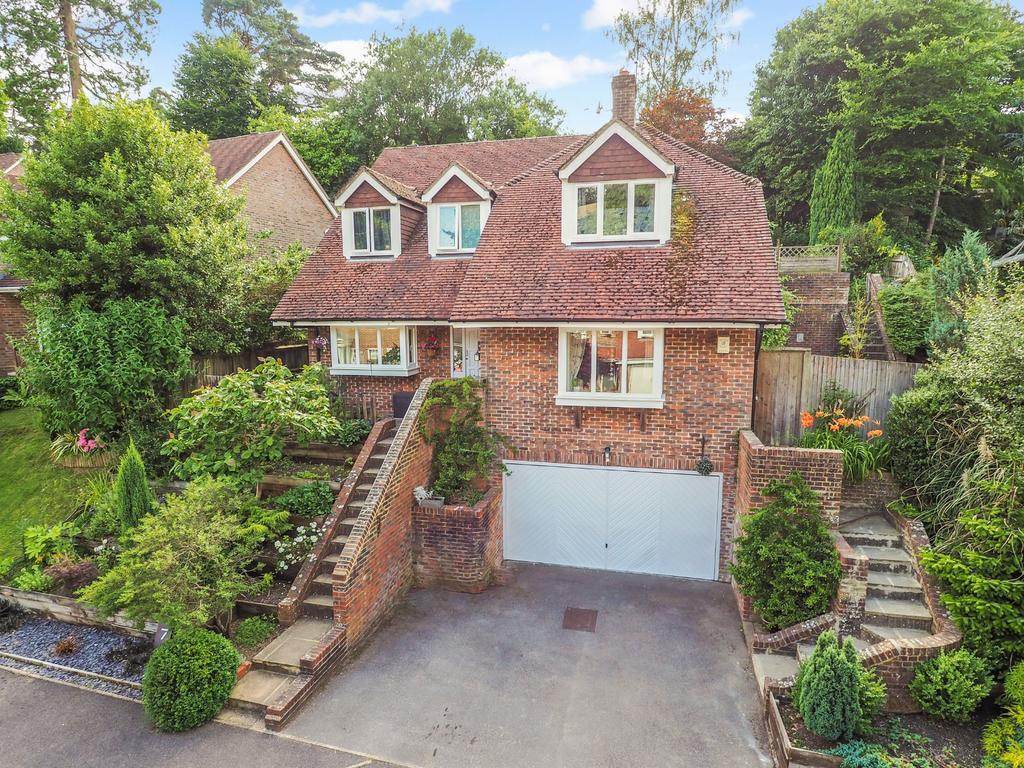 Clovelly Park, Beacon Hill, Hindhead... 4 bed detached house £650,000